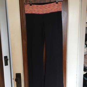 DONATING 7/17 Boot Cut Lululemon Yoga Pants